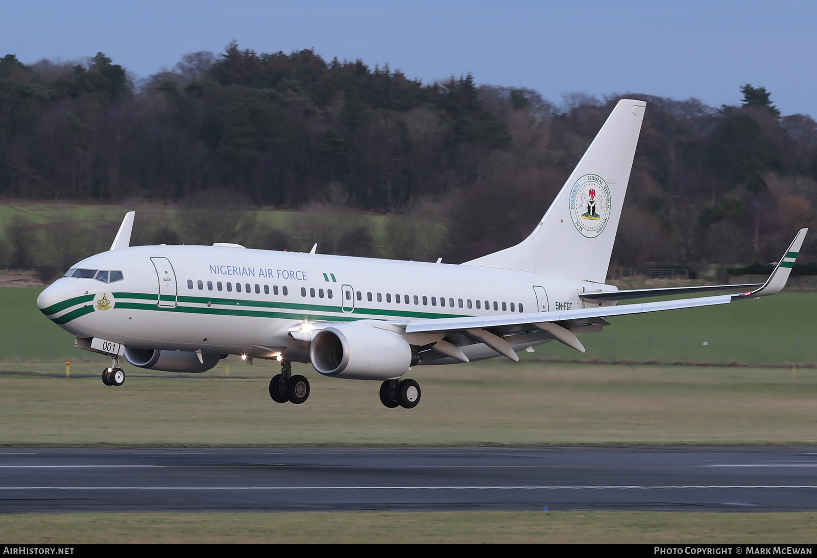 Aircraft Photo of 5N-FGT | Boeing 737-7N6 BBJ | Nigeria - Air Force | AirHistory.net #205785