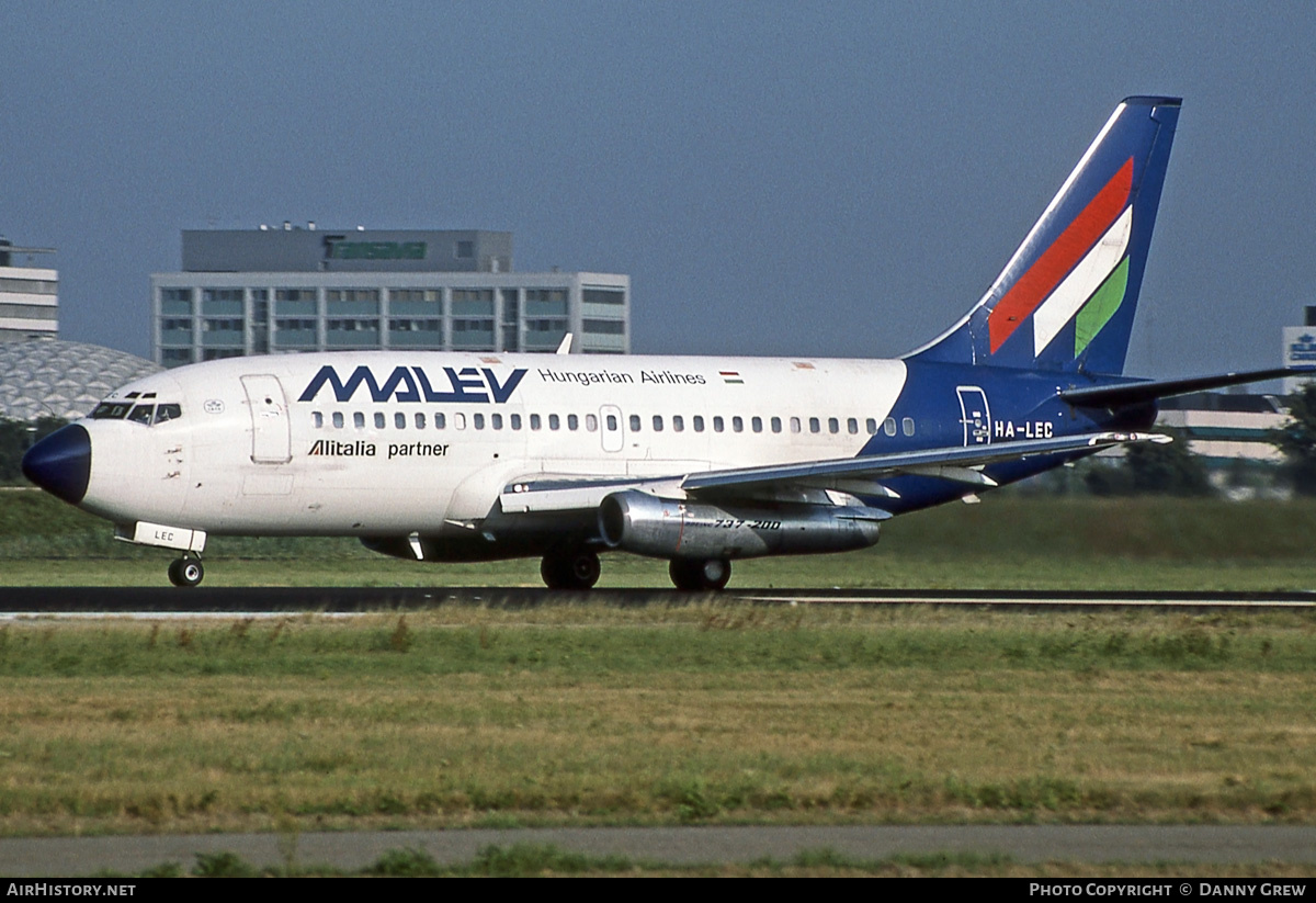 Aircraft Photo of HA-LEC | Boeing 737-2T5/Adv | Malév - Hungarian Airlines | AirHistory.net #205924