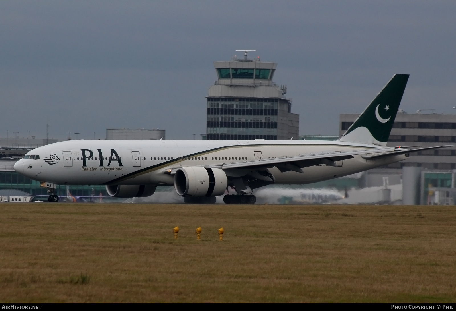 Aircraft Photo of AP-BGZ | Boeing 777-240/LR | Pakistan International Airlines - PIA | AirHistory.net #205961