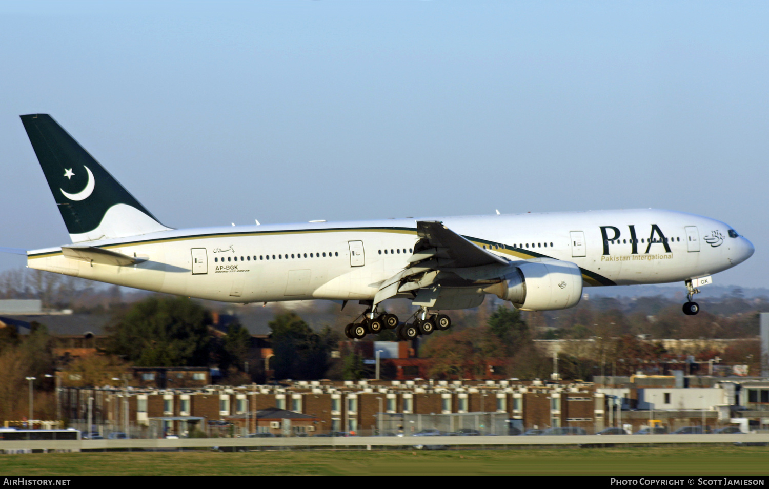 Aircraft Photo of AP-BGK | Boeing 777-240/ER | Pakistan International Airlines - PIA | AirHistory.net #206037