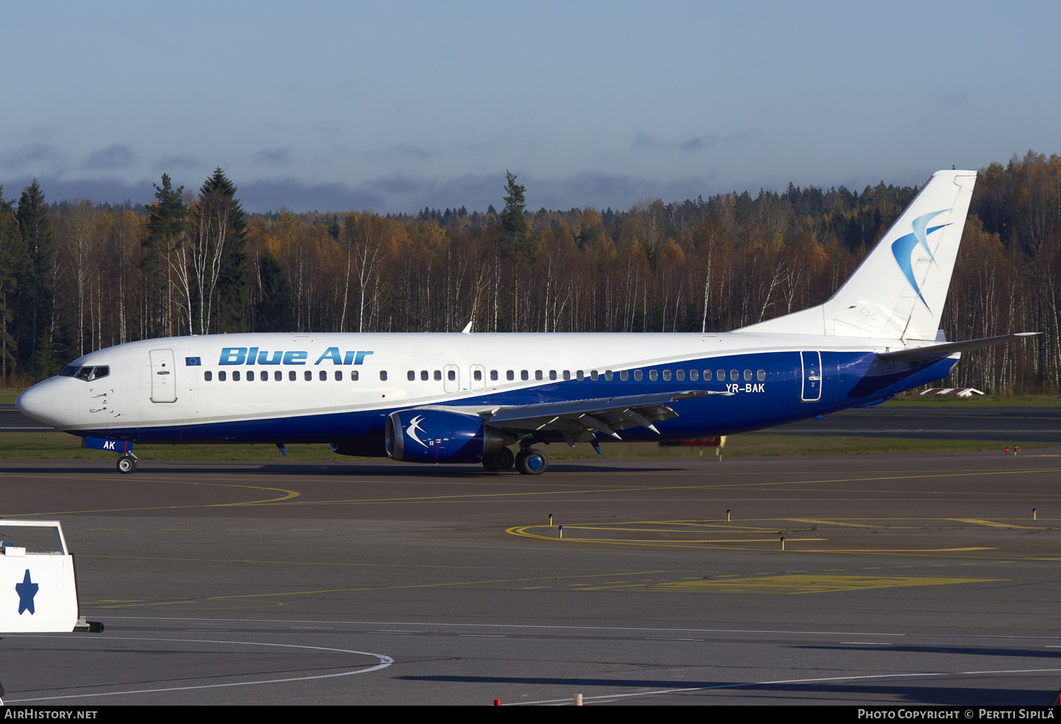 Aircraft Photo of YR-BAK | Boeing 737-430 | Blue Air | AirHistory.net #206173