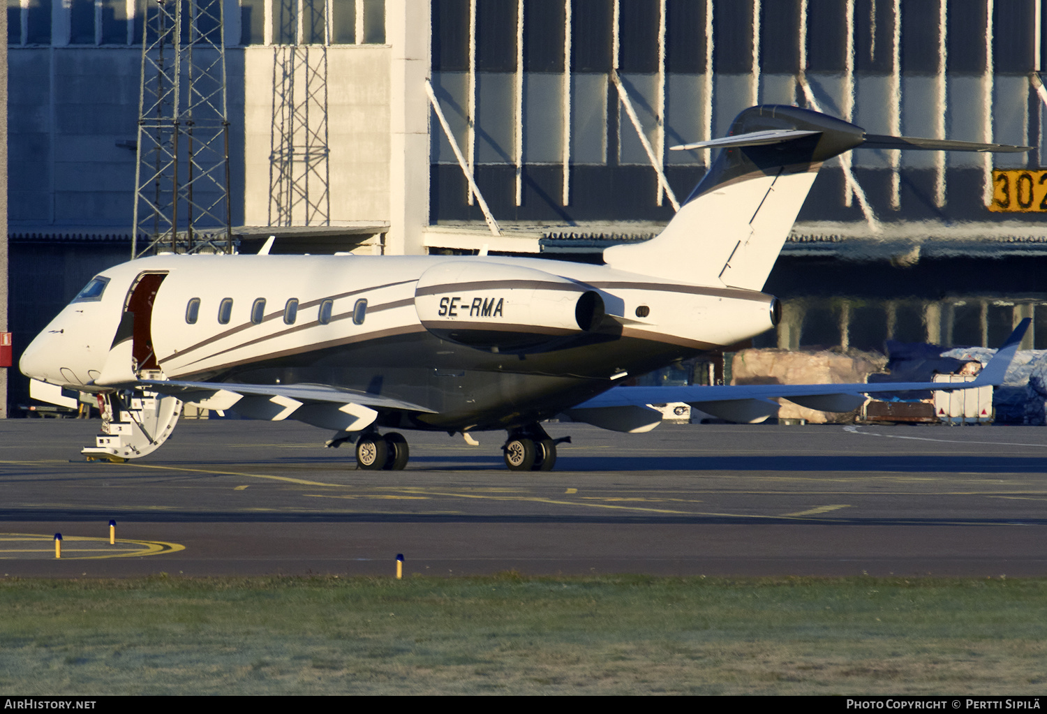 Aircraft Photo of SE-RMA | Bombardier Challenger 300 (BD-100-1A10) | AirHistory.net #206189