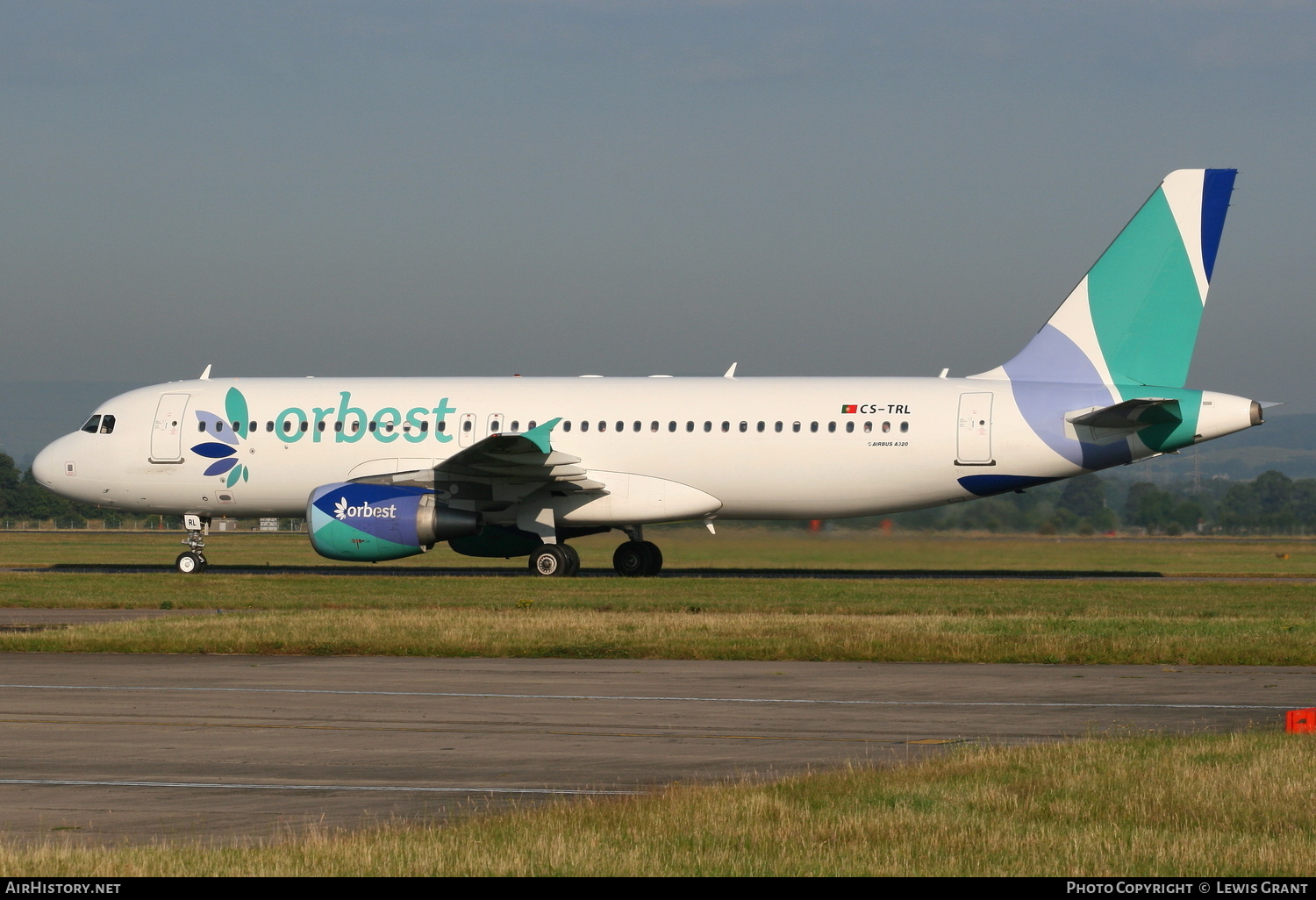 Aircraft Photo of CS-TRL | Airbus A320-214 | Orbest | AirHistory.net #206373