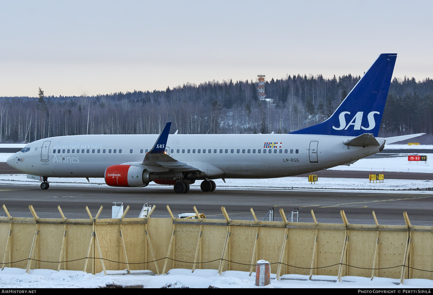 Aircraft Photo of LN-RGG | Boeing 737-86N | Scandinavian Airlines - SAS | AirHistory.net #206437