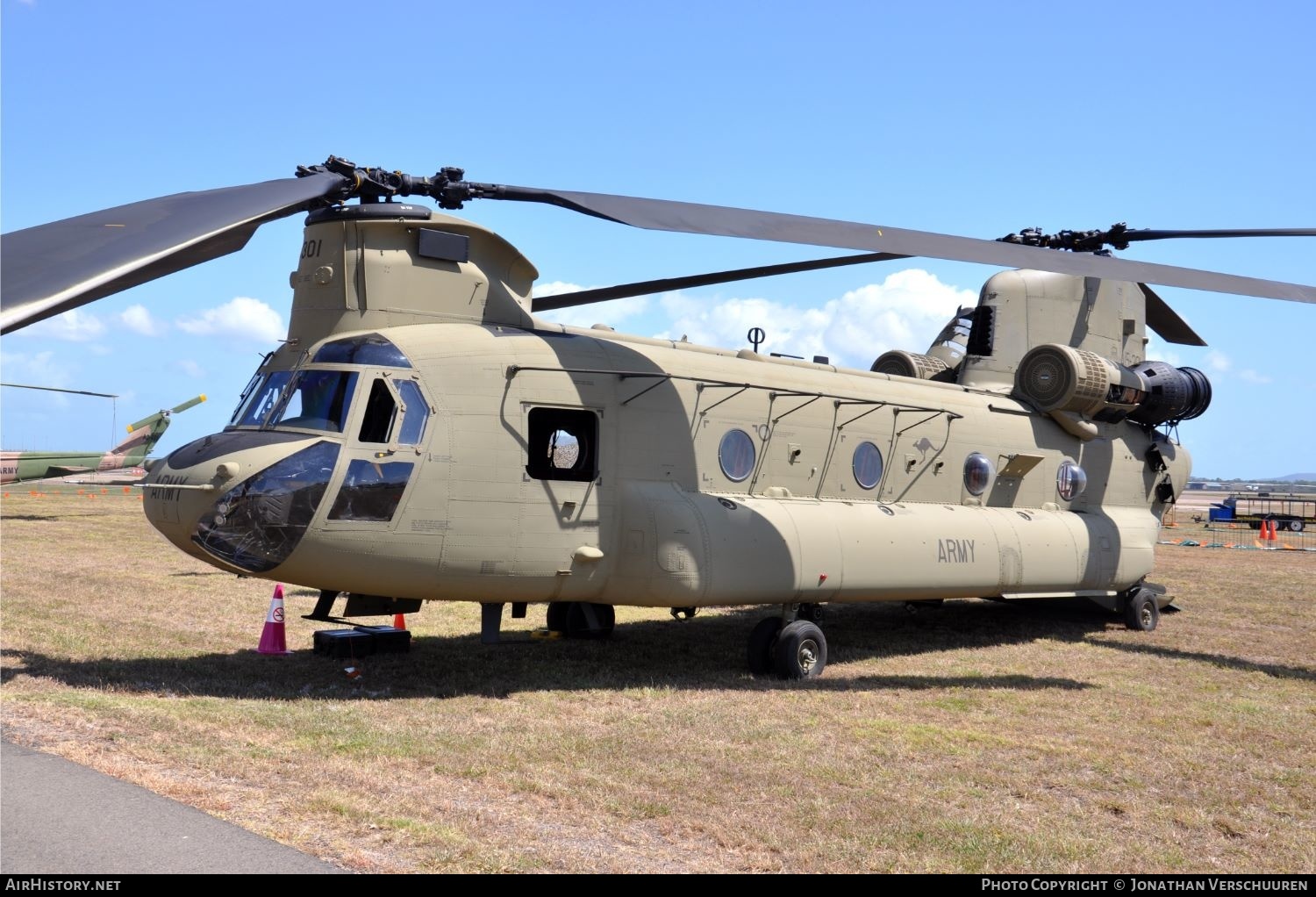Aircraft Photo of A15-301 | Boeing CH-47F Chinook (414) | Australia - Army | AirHistory.net #206497