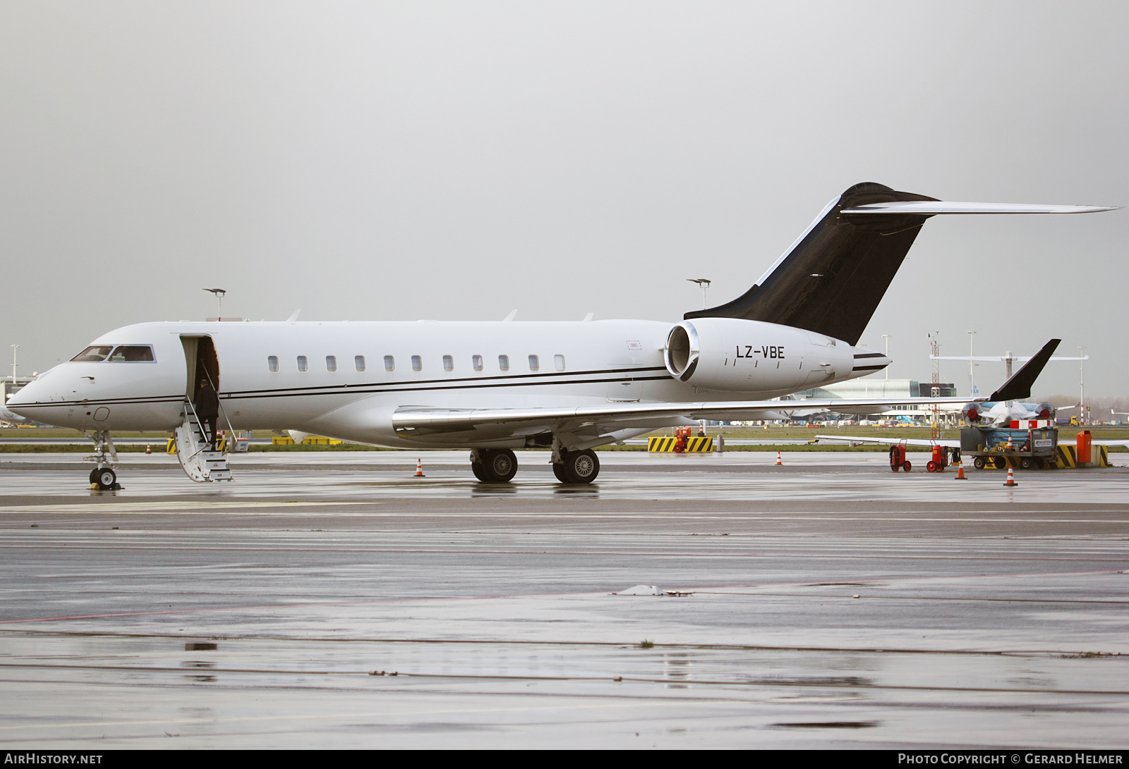 Aircraft Photo of LZ-VBE | Bombardier Global 6000 (BD-700-1A10) | AirHistory.net #206557