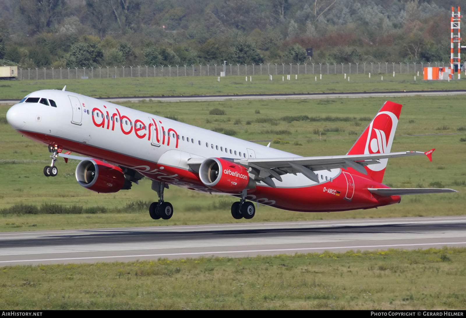 Aircraft Photo of D-ABCC | Airbus A321-211 | Air Berlin | AirHistory.net #206586