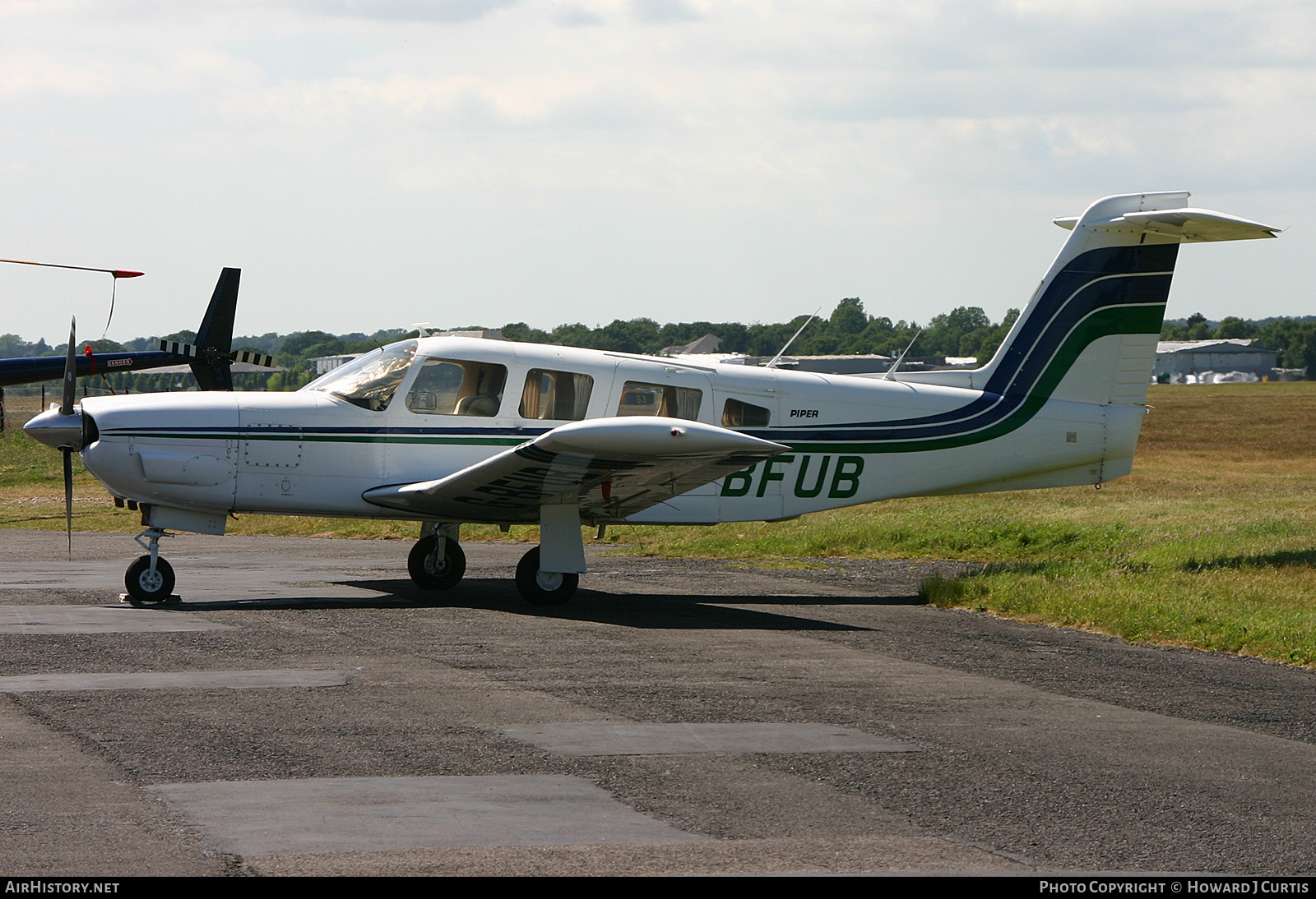 Aircraft Photo of G-BFUB | Piper PA-32RT-300 Lance II | AirHistory.net #206793