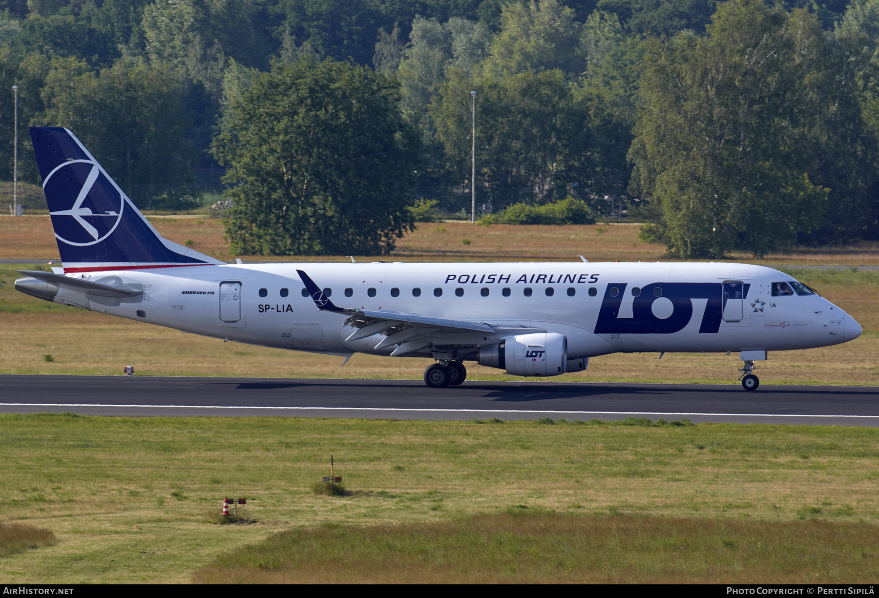 Aircraft Photo of SP-LIA | Embraer 175STD (ERJ-170-200STD) | LOT Polish Airlines - Polskie Linie Lotnicze | AirHistory.net #206870