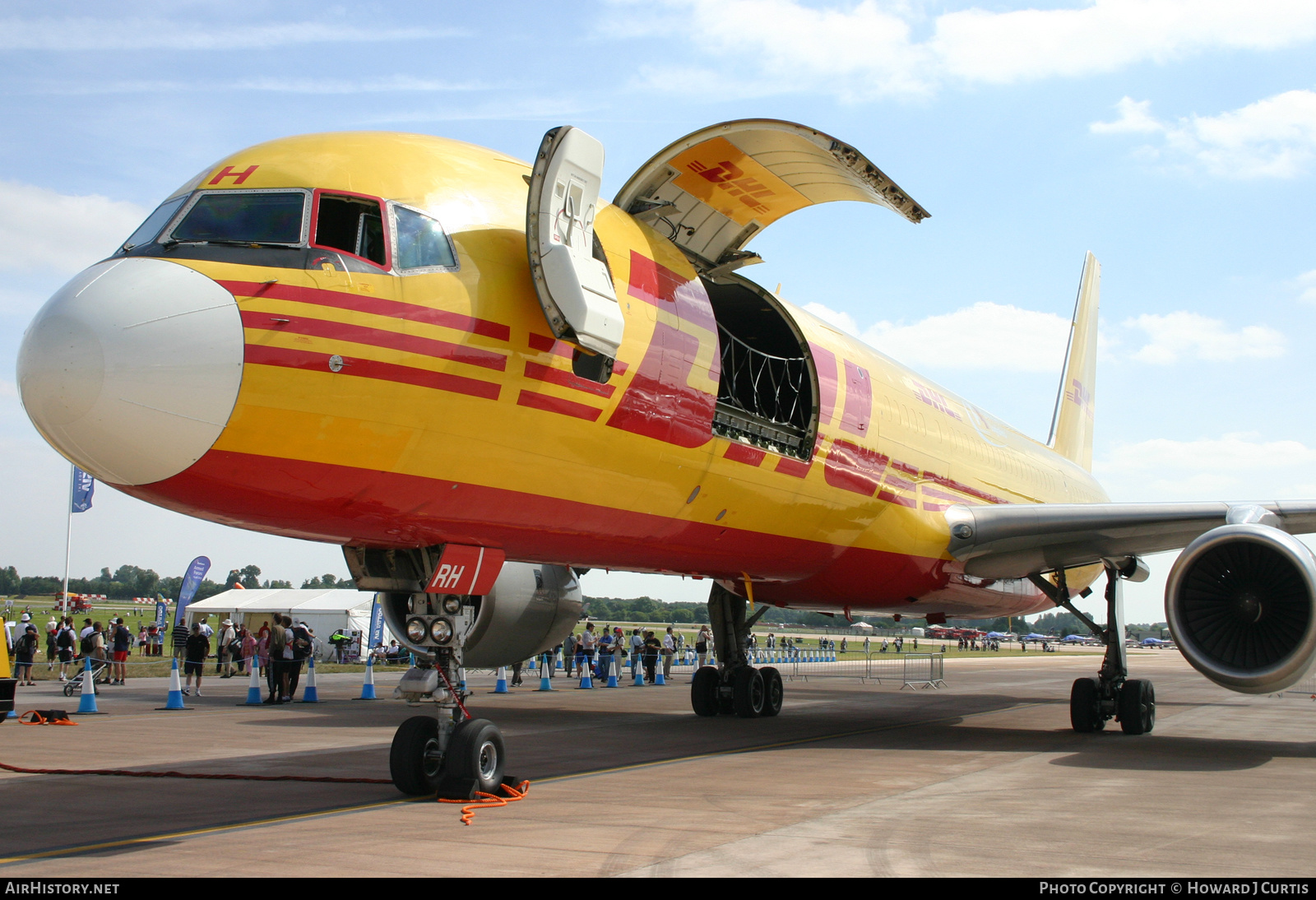 Aircraft Photo of G-BMRH | Boeing 757-236/SF | DHL International | AirHistory.net #206963