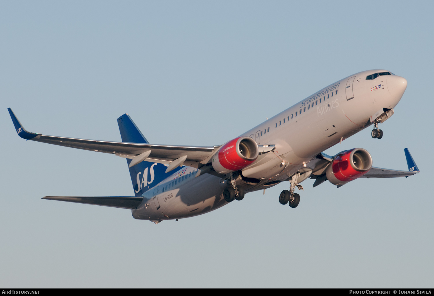 Aircraft Photo of LN-RGB | Boeing 737-86N | Scandinavian Airlines - SAS | AirHistory.net #207030