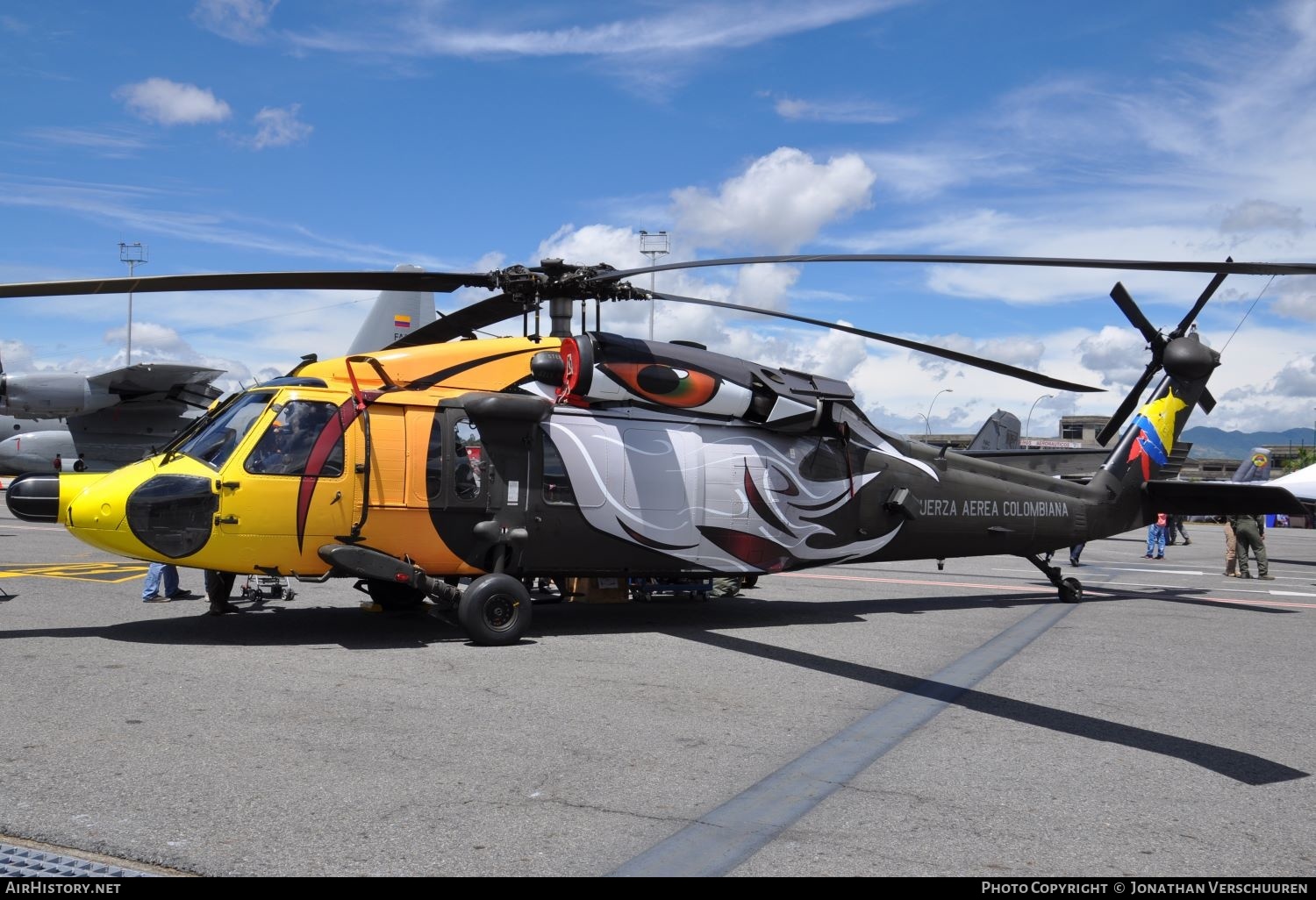 Aircraft Photo of FAC4120 | Sikorsky UH-60L Black Hawk (S-70A) | Colombia - Air Force | AirHistory.net #207045