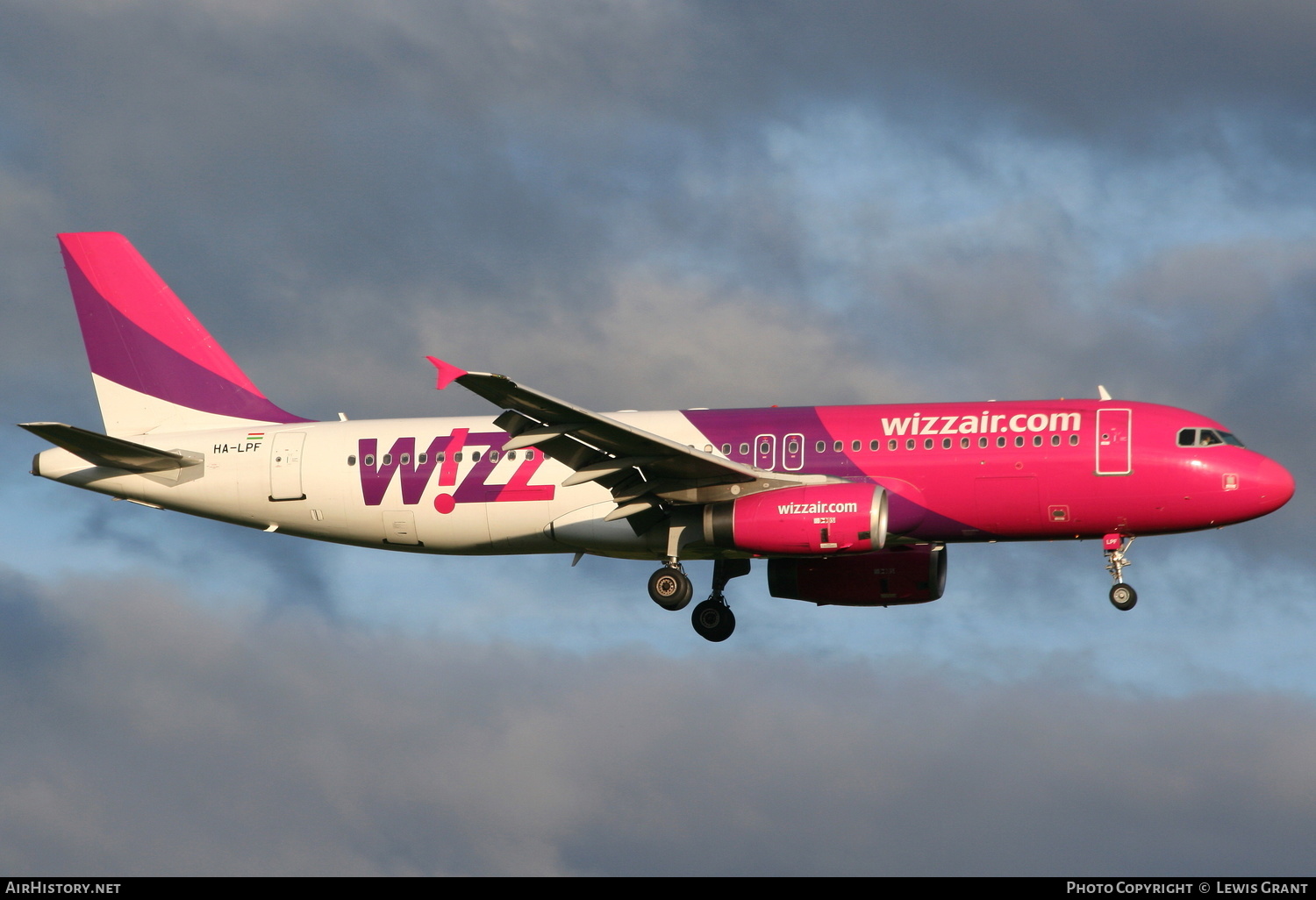 Aircraft Photo of HA-LPF | Airbus A320-233 | Wizz Air | AirHistory.net #207087