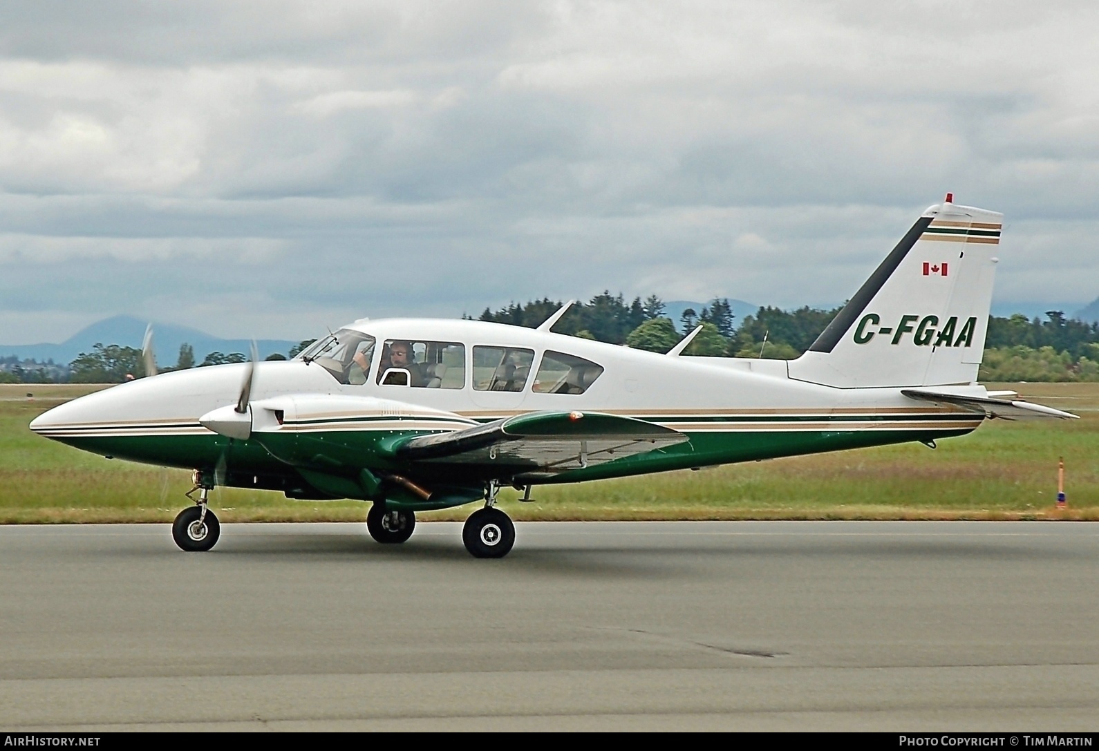 Aircraft Photo of C-FGAA | Piper PA-23-250 Aztec E | AirHistory.net #207103