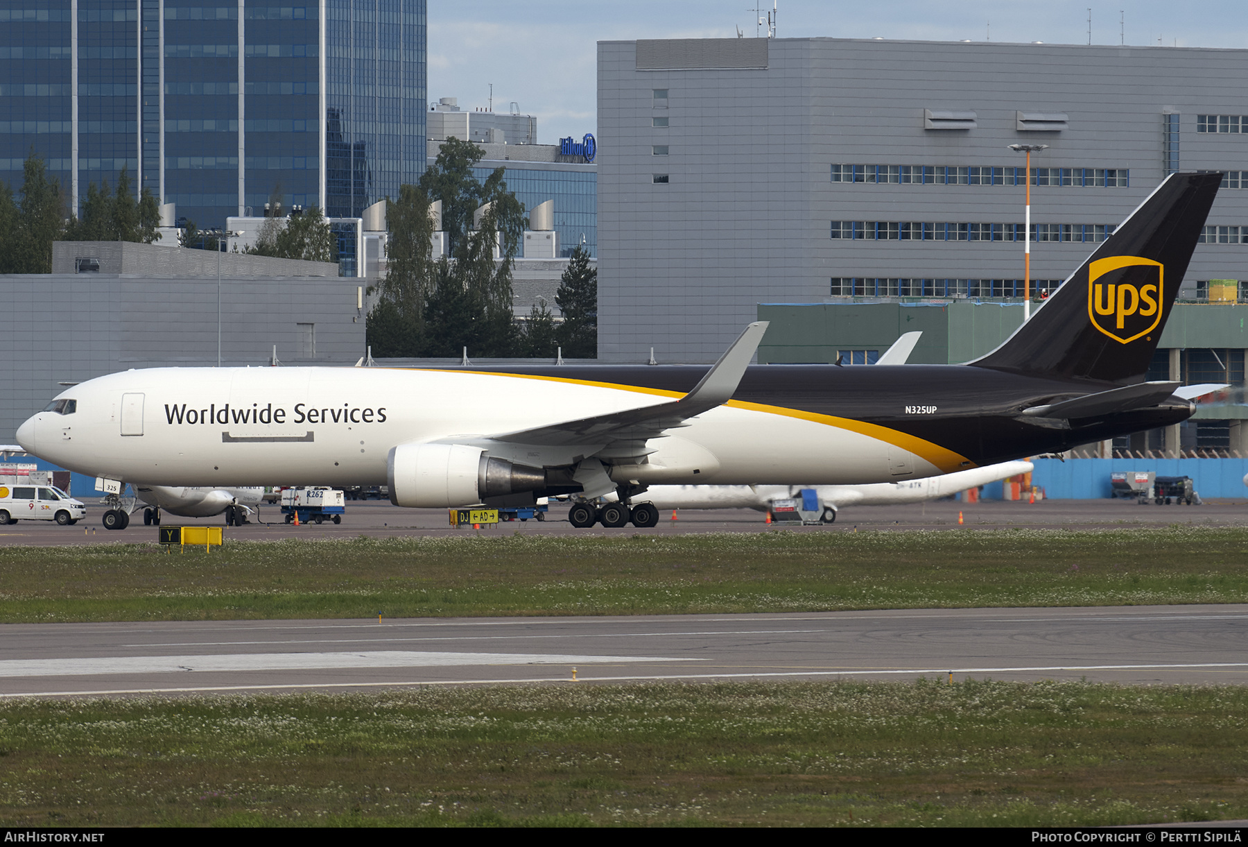 Aircraft Photo of N325UP | Boeing 767-34AF/ER | United Parcel Service - UPS | AirHistory.net #207184