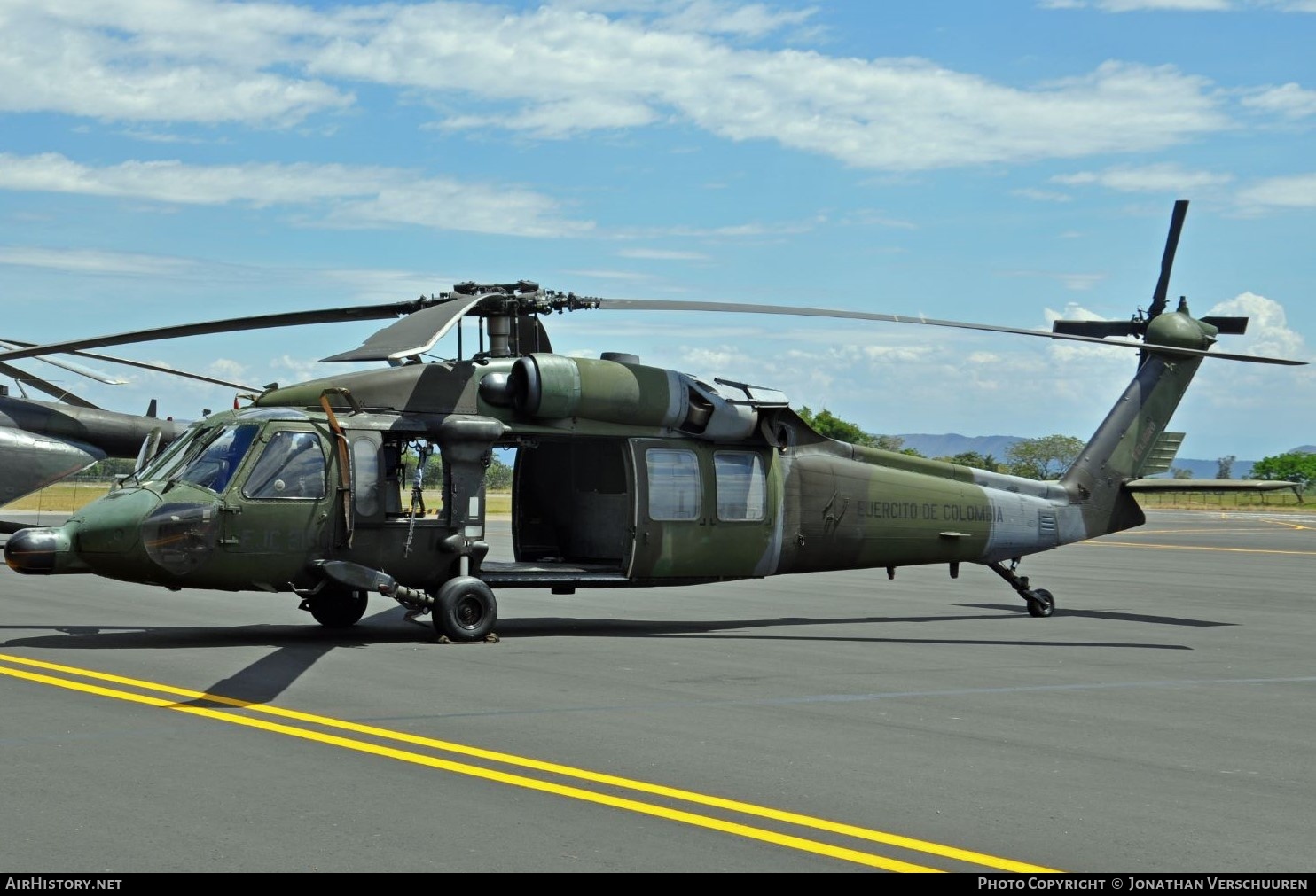 Aircraft Photo of EJC2150 | Sikorsky UH-60L Black Hawk (S-70A) | Colombia - Army | AirHistory.net #207345