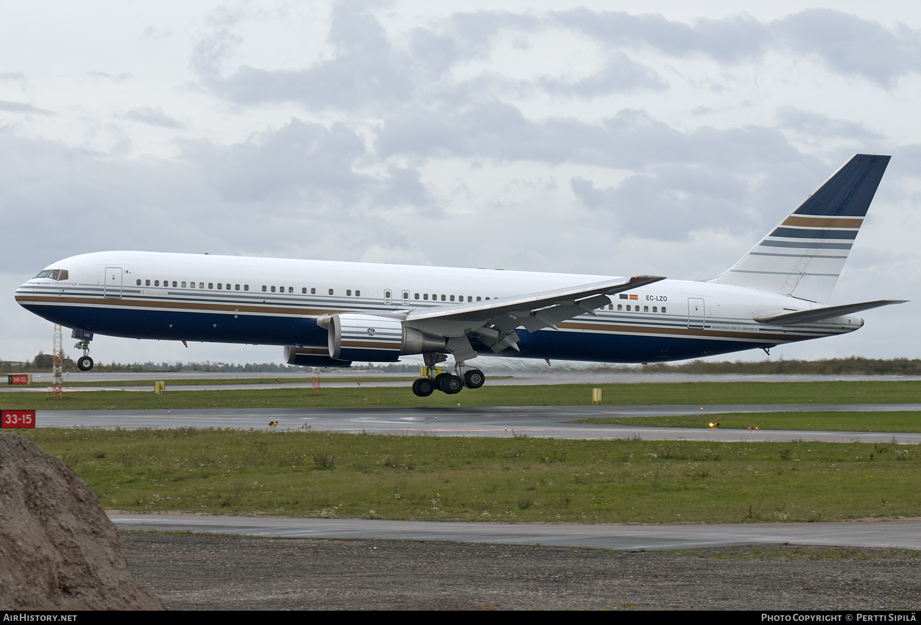 Aircraft Photo of EC-LZO | Boeing 767-35D/ER | Privilege Style | AirHistory.net #207431