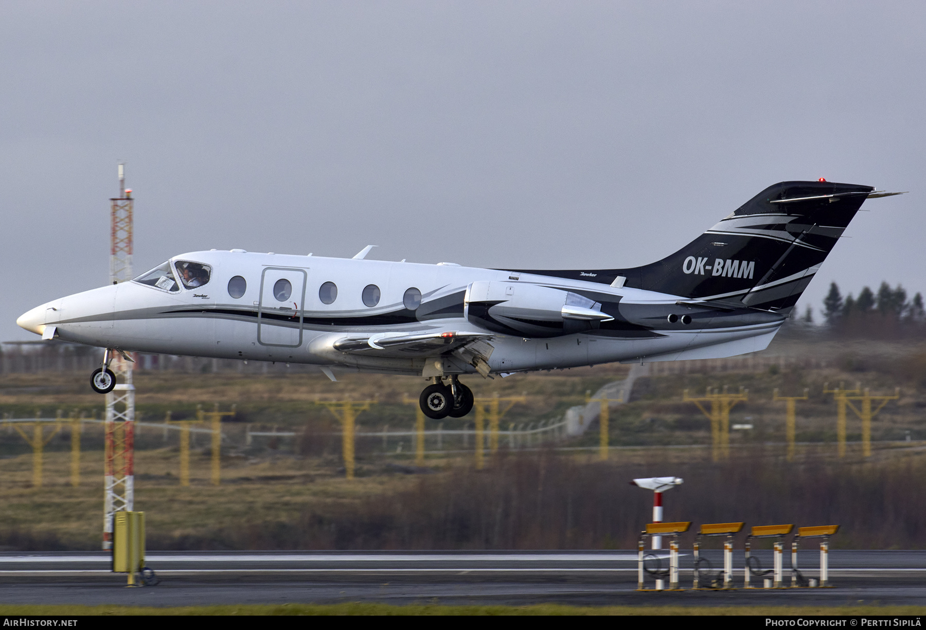 Aircraft Photo of OKBMM Raytheon Hawker 400XP 207451