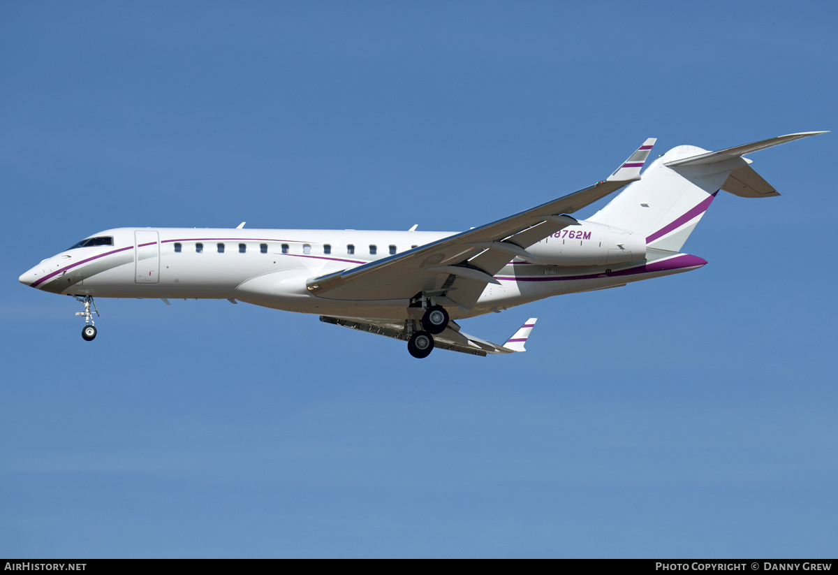 Aircraft Photo of N8762M | Bombardier Global 6000 (BD-700-1A10) | AirHistory.net #207493