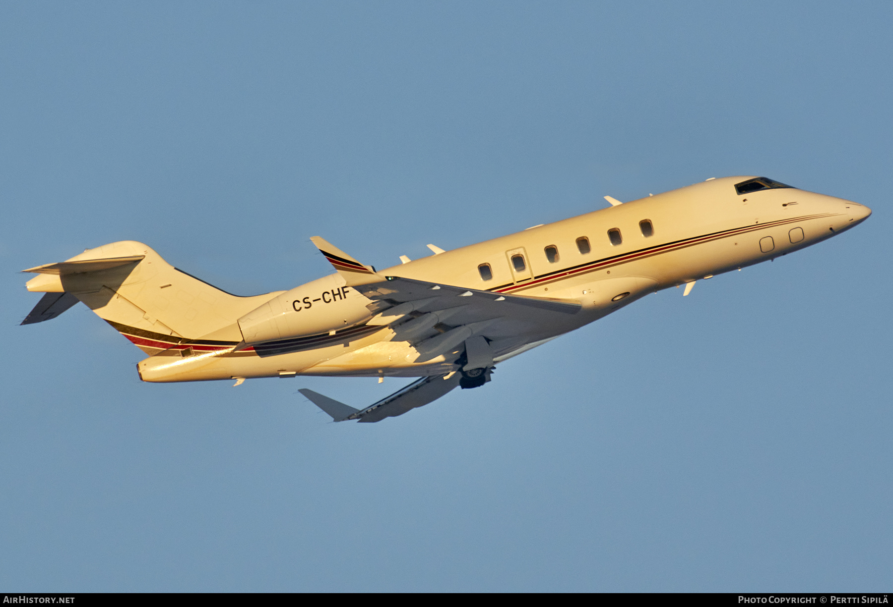 Aircraft Photo of CS-CHF | Bombardier Challenger 350 (BD-100-1A10) | AirHistory.net #207550