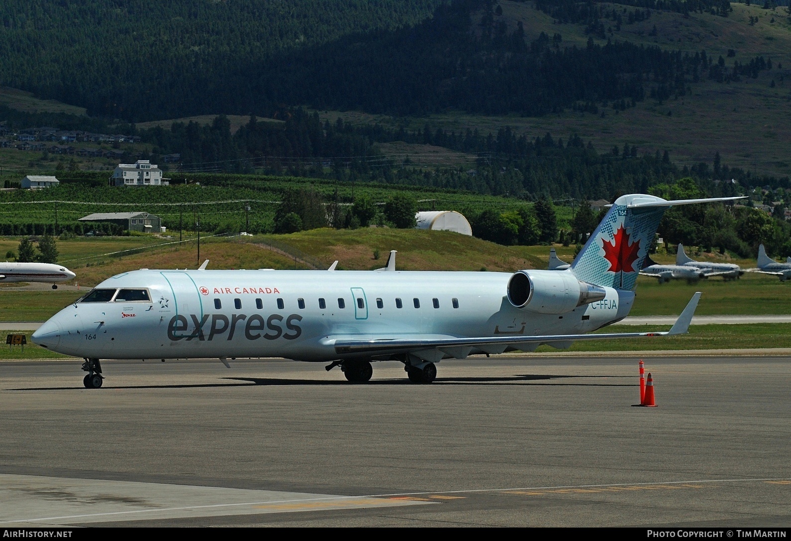 Aircraft Photo of C-FFJA | Bombardier CRJ-200ER (CL-600-2B19) | Air Canada Express | AirHistory.net #207712