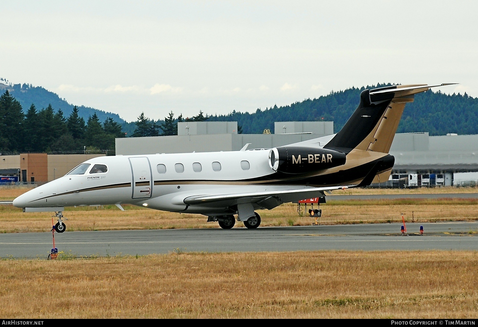 Aircraft Photo of M-BEAR | Embraer EMB-505 Phenom 300 | AirHistory.net #207730