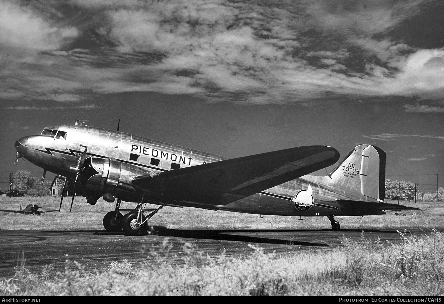 Aircraft Photo of NC79029 | Douglas DC-3(C) | Piedmont Airlines | AirHistory.net #207759