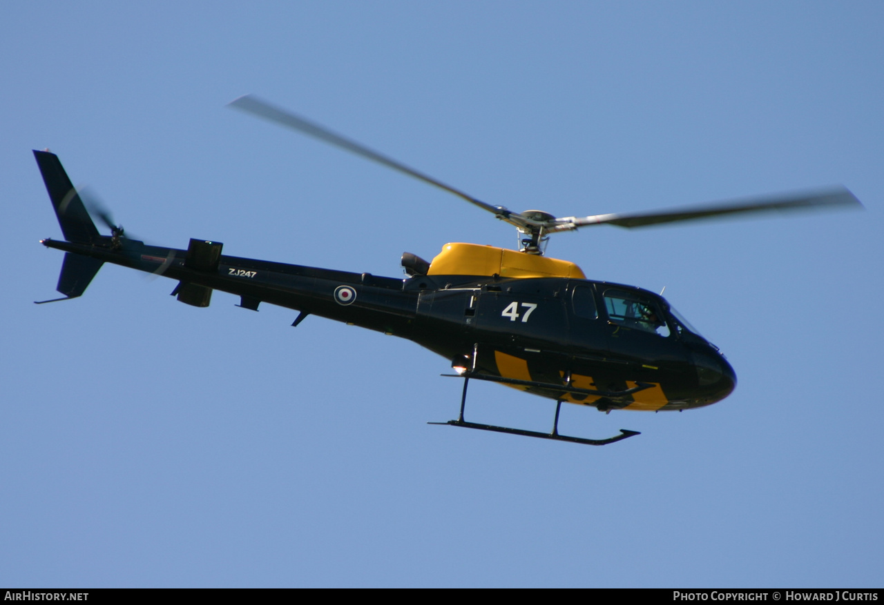Aircraft Photo of ZJ247 | Eurocopter AS-350BB Squirrel HT2 | UK - Army | AirHistory.net #208062