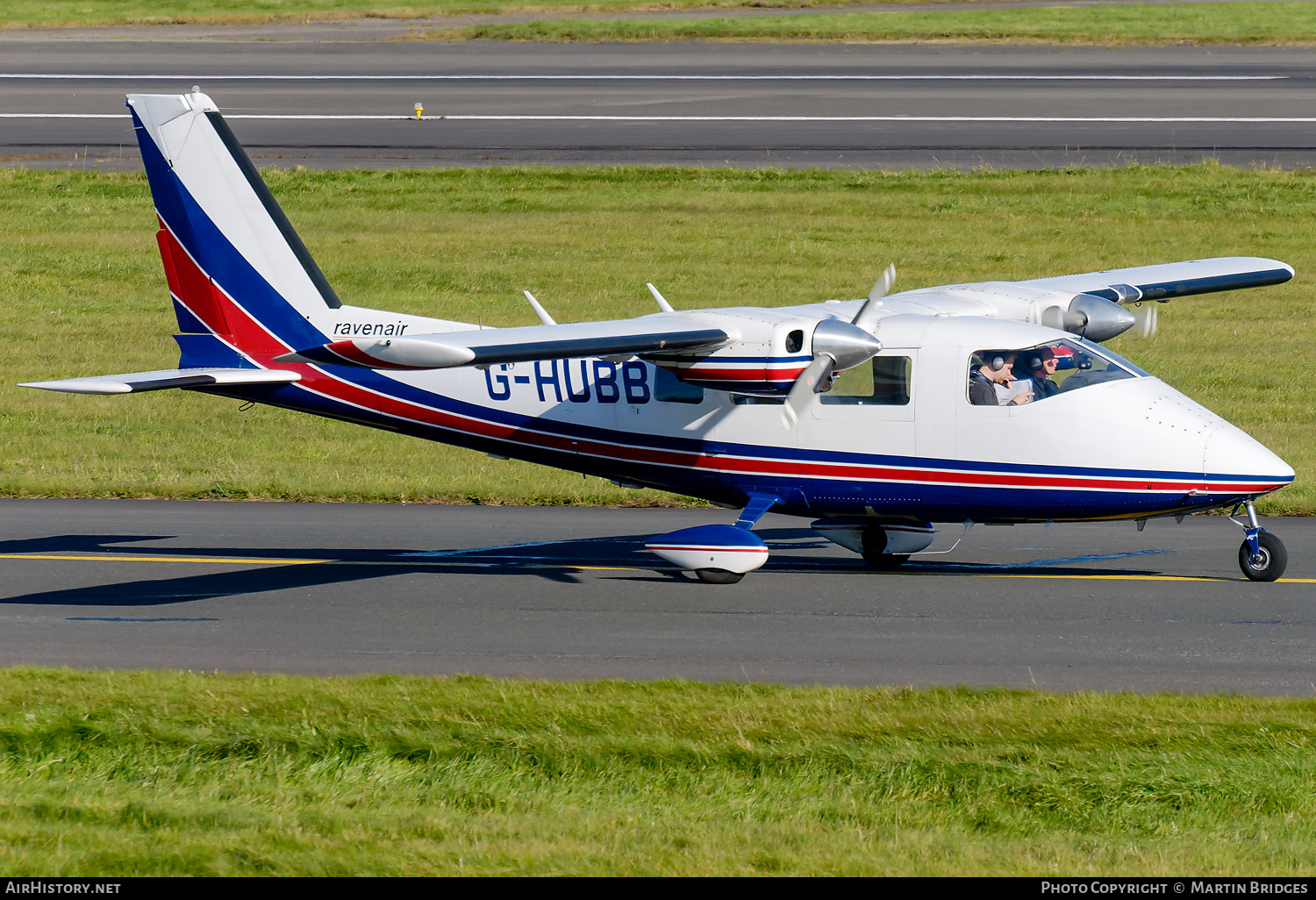 Aircraft Photo of G-HUBB | Partenavia P-68B Victor | Ravenair | AirHistory.net #208072