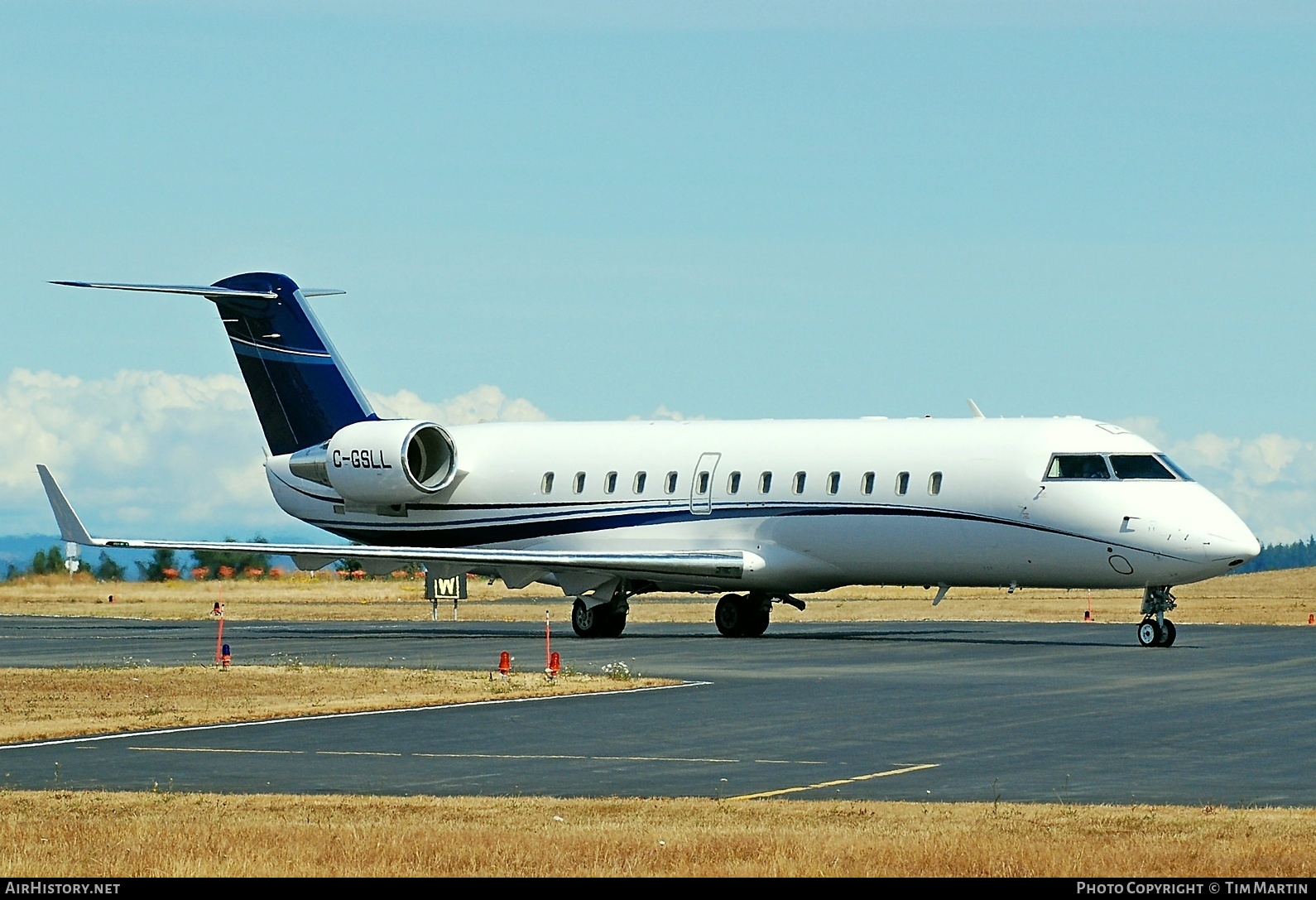 Aircraft Photo of C-GSLL | Bombardier Challenger 850 (CRJ-200SE/CL-600-2B19) | AirHistory.net #208082