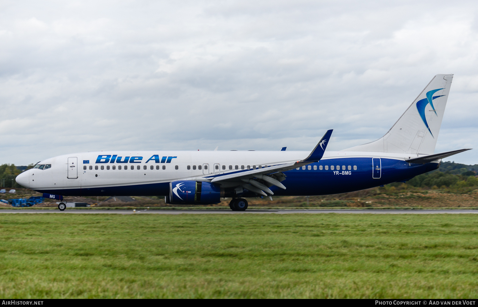 Aircraft Photo of YR-BMG | Boeing 737-86N | Blue Air | AirHistory.net #208220