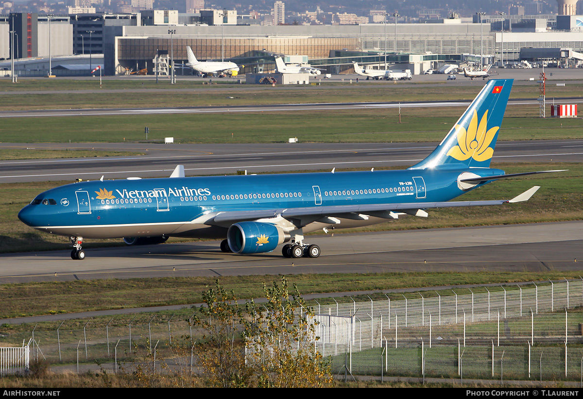 Aircraft Photo of VN-A381 | Airbus A330-223 | Vietnam Airlines | AirHistory.net #208267