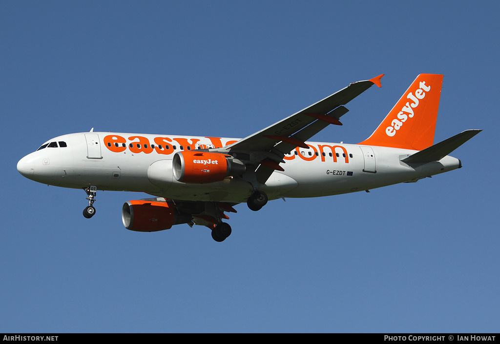Aircraft Photo of G-EZDT | Airbus A319-111 | EasyJet | AirHistory.net #208309