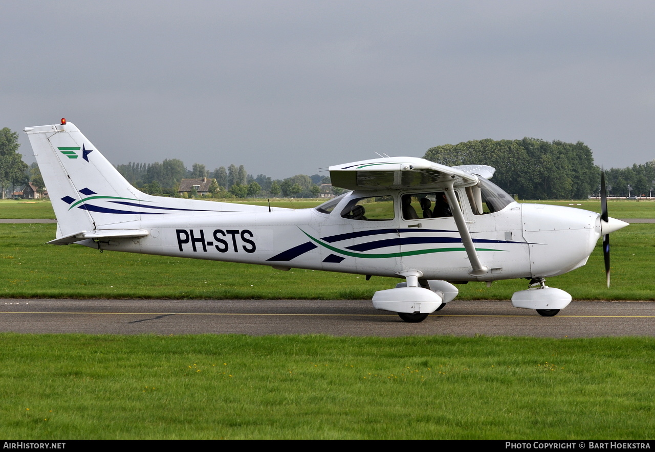 Aircraft Photo of PH-STS | Cessna 172R Skyhawk | Stella Aviation | AirHistory.net #208339