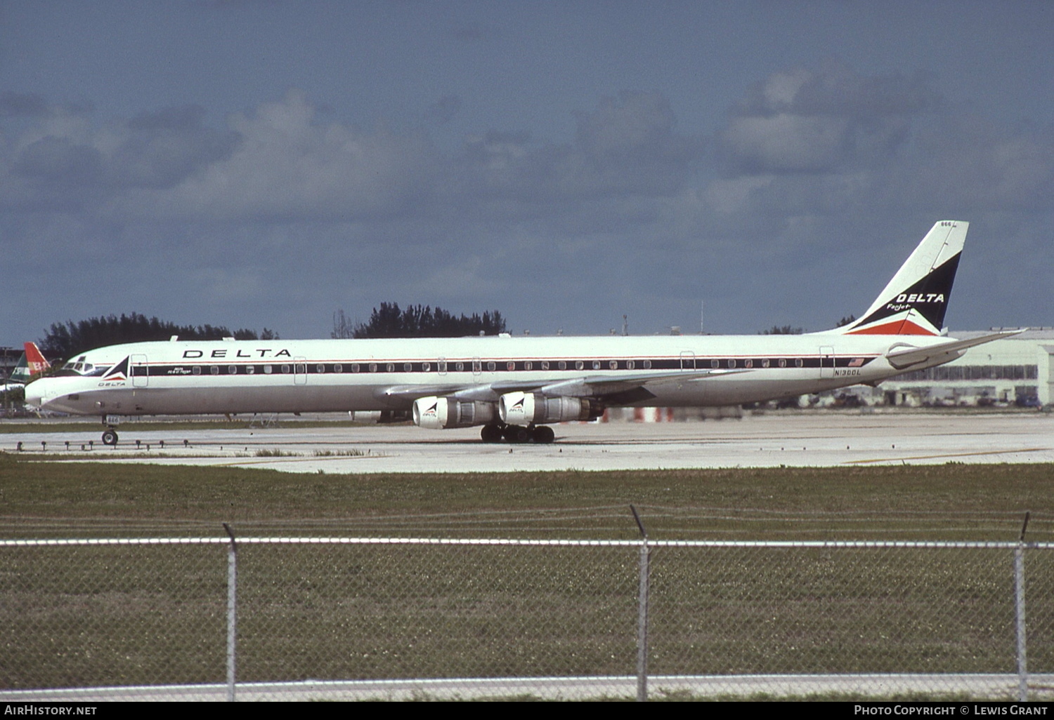 Aircraft Photo of N1300L | McDonnell Douglas DC-8-61 | Delta Air Lines | AirHistory.net #208387