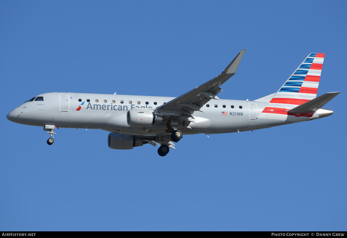 Aircraft Photo of N211NN | Embraer 175LR (ERJ-170-200LR) | American Eagle | AirHistory.net #208516