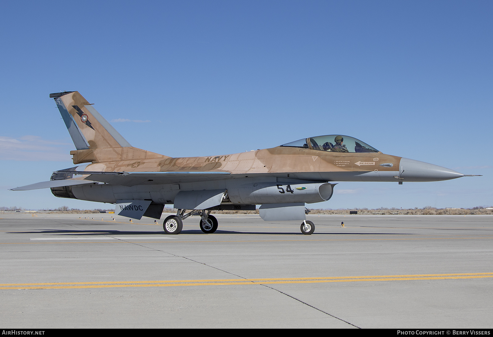 Aircraft Photo of 900945 | General Dynamics F-16A Fighting Falcon | USA - Navy | AirHistory.net #208539
