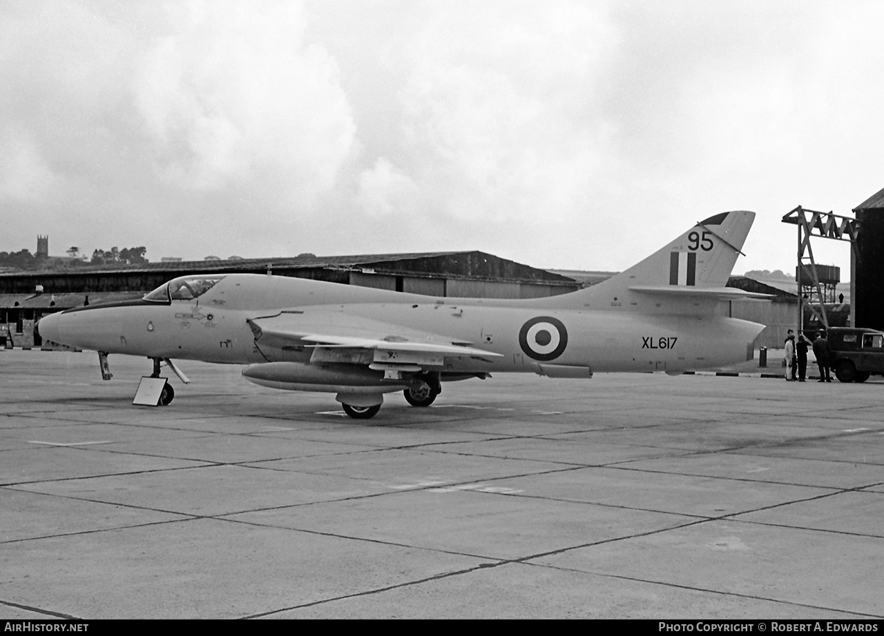 Aircraft Photo of XL617 | Hawker Hunter T7 | UK - Air Force | AirHistory.net #208606