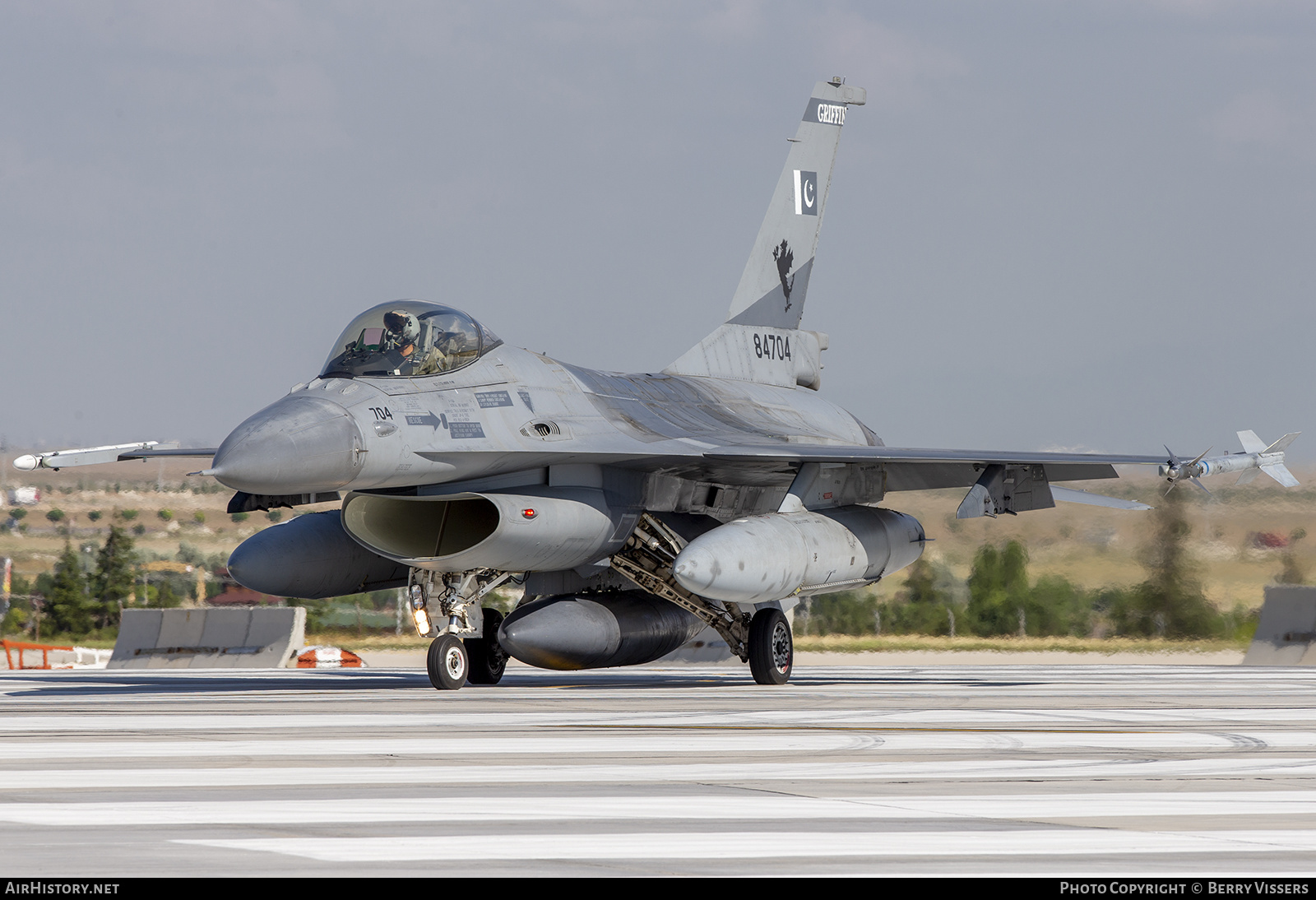 Aircraft Photo of 84704 | General Dynamics F-16AM Fighting Falcon | Pakistan - Air Force | AirHistory.net #208866