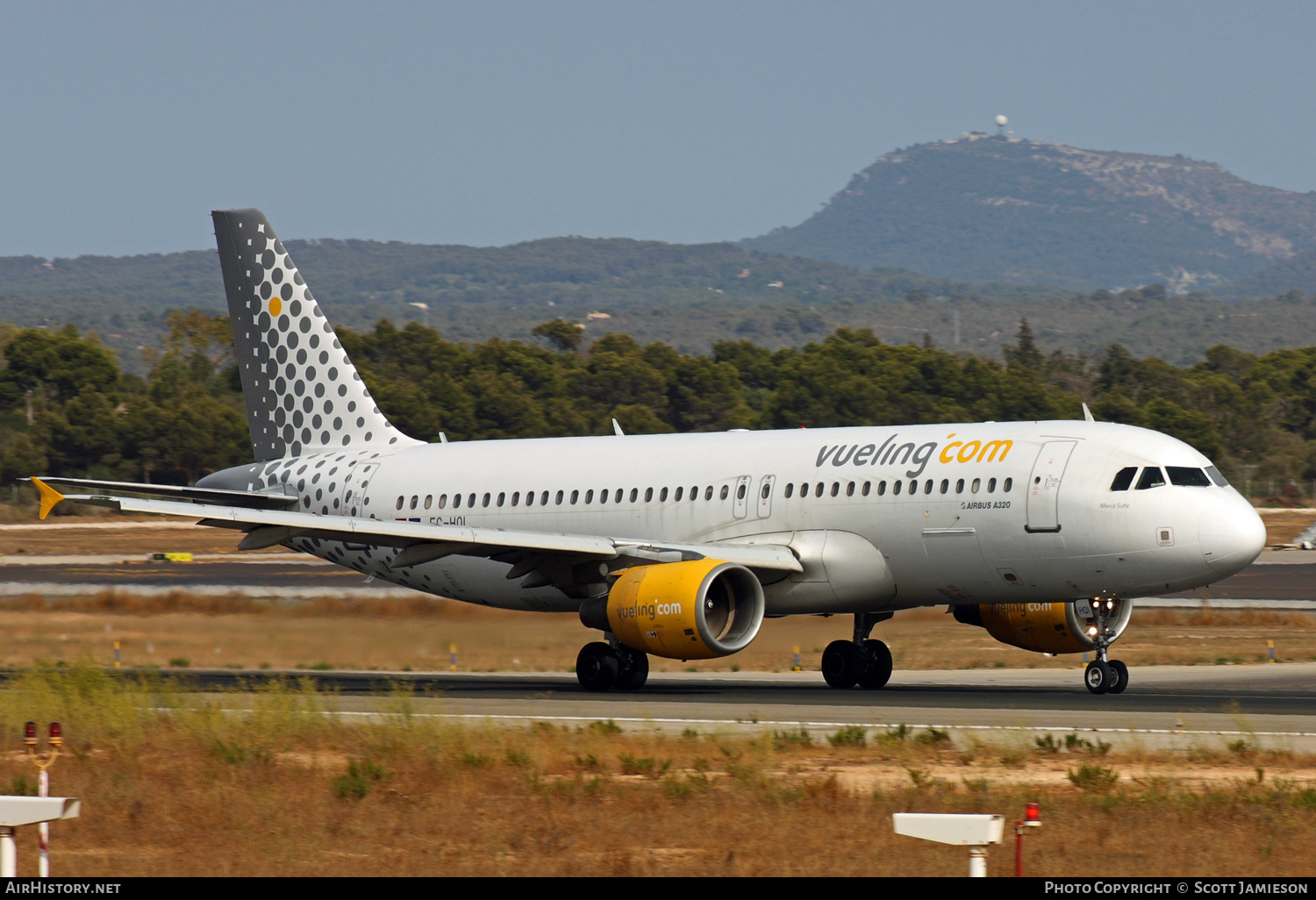 Aircraft Photo of EC-HQI | Airbus A320-214 | Vueling Airlines | AirHistory.net #209284