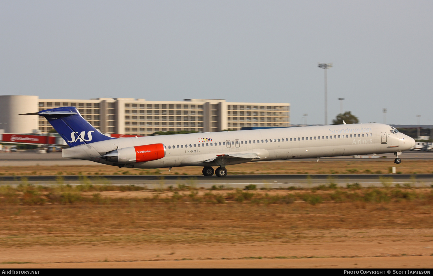 Aircraft Photo of LN-RMT | McDonnell Douglas MD-82 (DC-9-82) | Scandinavian Airlines - SAS | AirHistory.net #209308