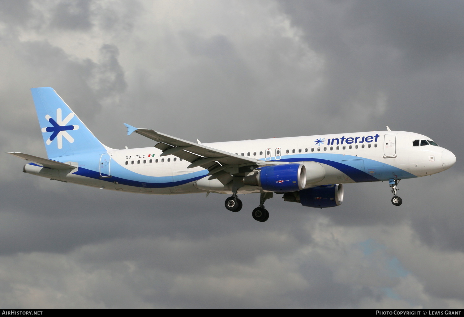 Aircraft Photo of XA-TLC | Airbus A320-214 | Interjet | AirHistory.net #209462