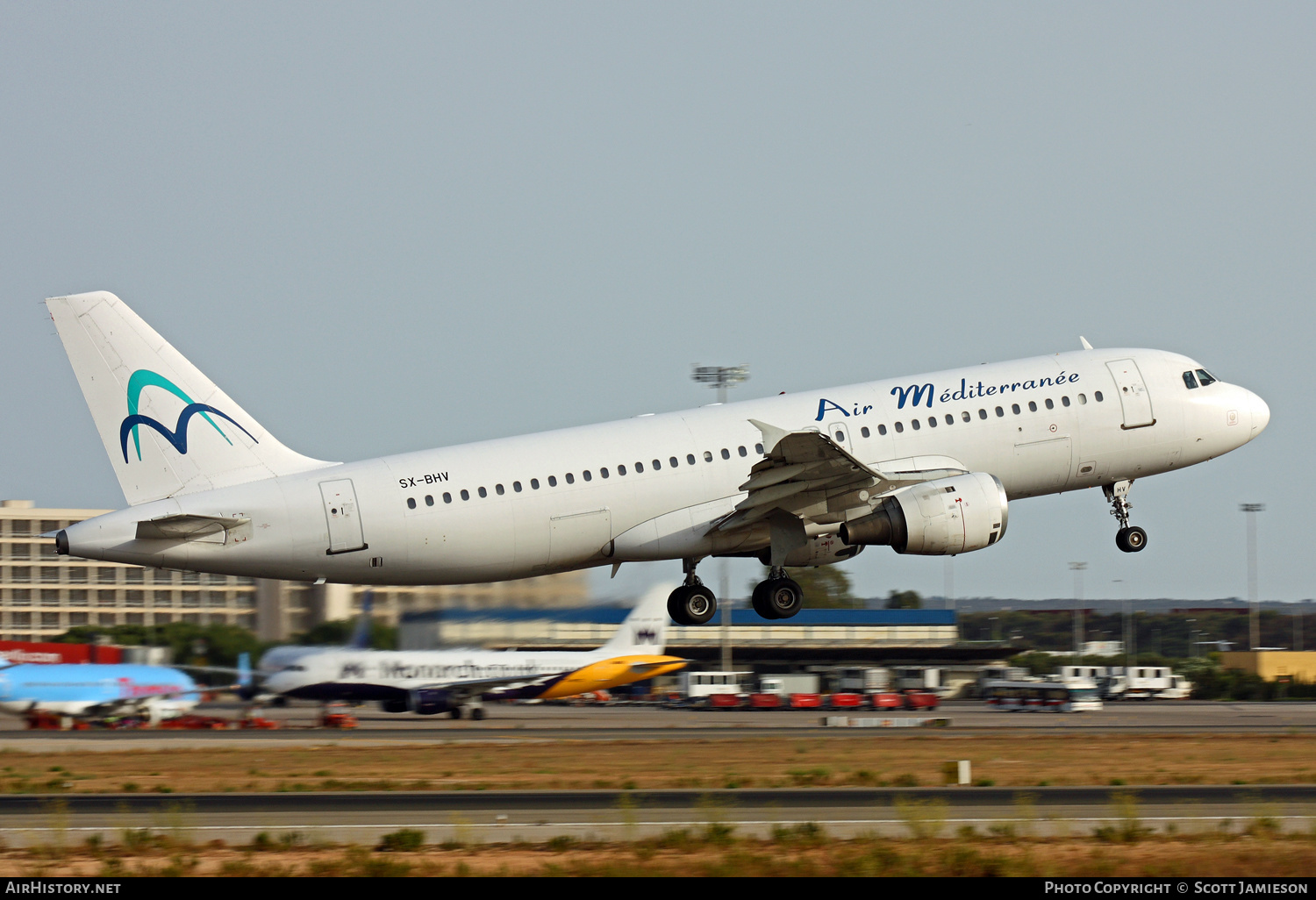 Aircraft Photo of SX-BHV | Airbus A320-211 | Air Méditerranée | AirHistory.net #209478