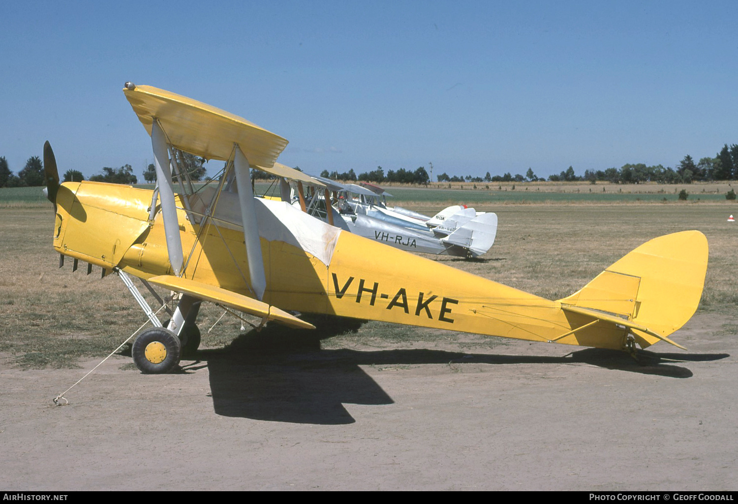 Aircraft Photo of VH-AKE | De Havilland D.H. 82A Tiger Moth | AirHistory.net #209656