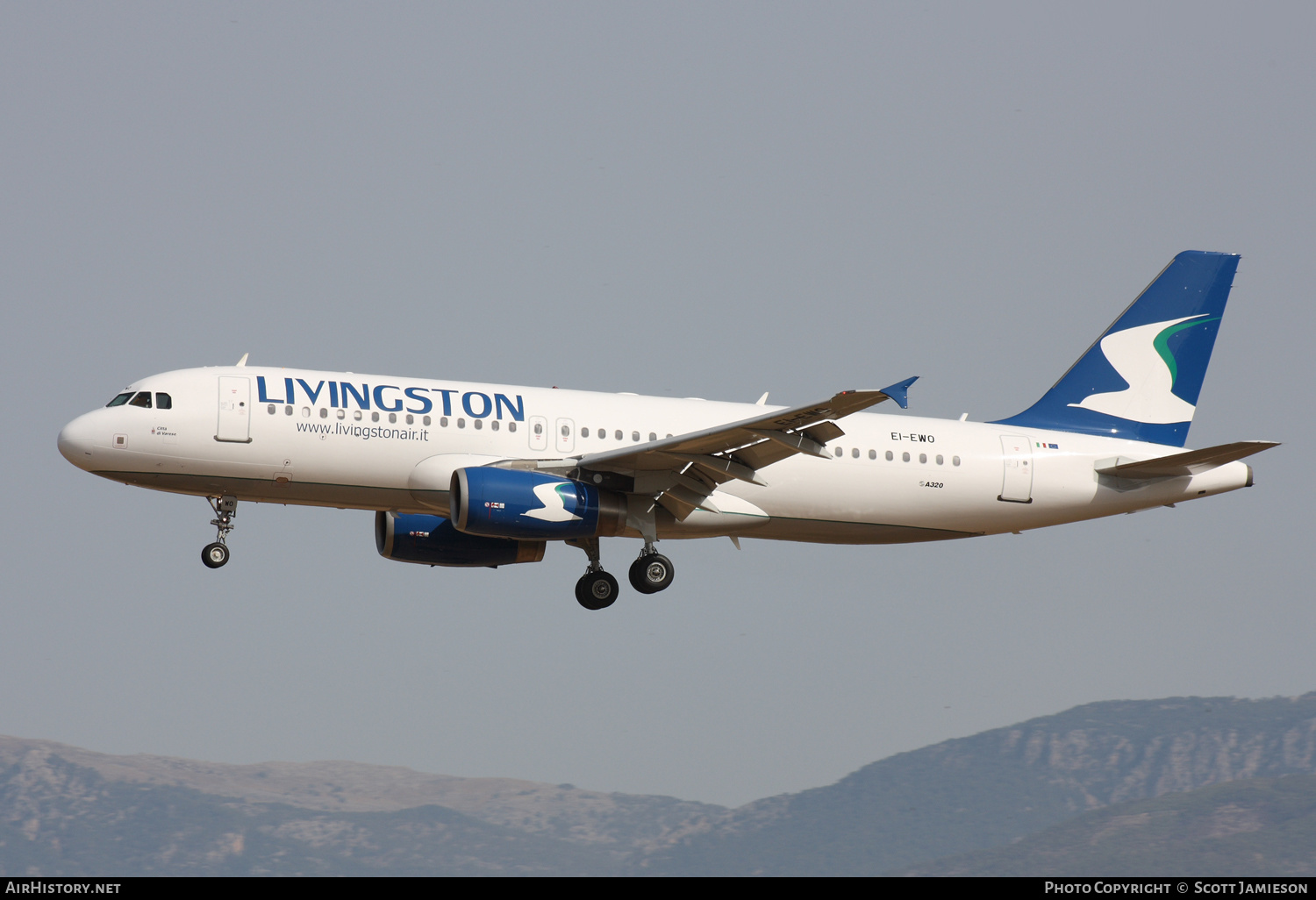 Aircraft Photo of EI-EWO | Airbus A320-232 | Livingston Air | AirHistory.net #209729