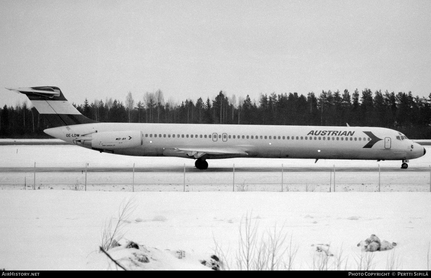 Aircraft Photo of OE-LDW | McDonnell Douglas MD-81 (DC-9-81) | Austrian Airlines | AirHistory.net #210028