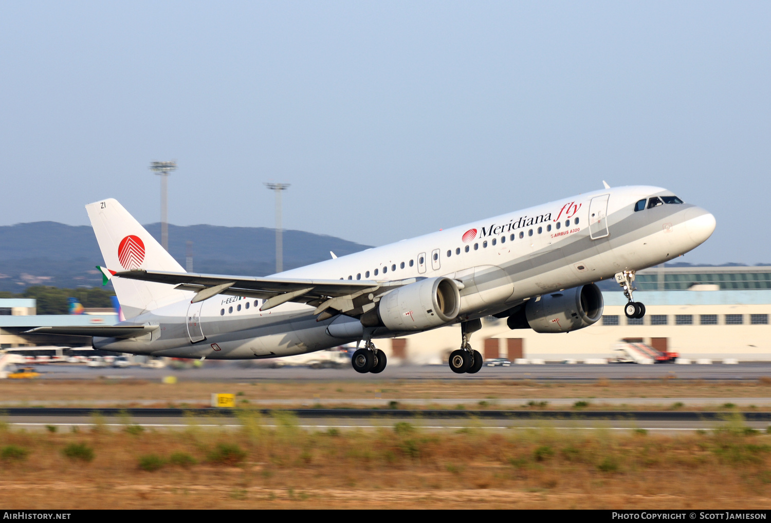 Aircraft Photo of I-EEZI | Airbus A320-214 | Meridiana | AirHistory.net #210057