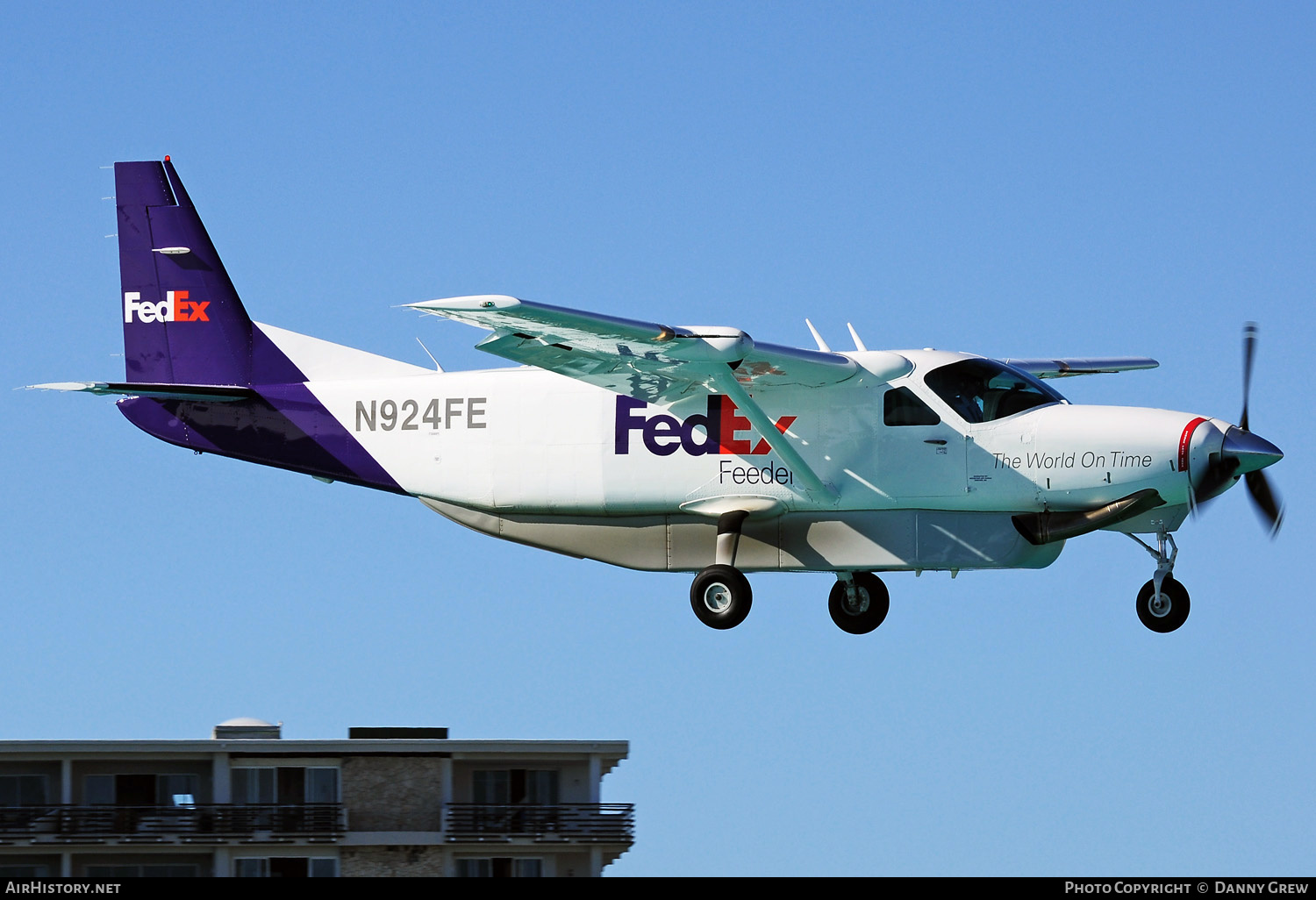 Aircraft Photo of N924FE | Cessna 208B Super Cargomaster | FedEx Feeder | AirHistory.net #210222