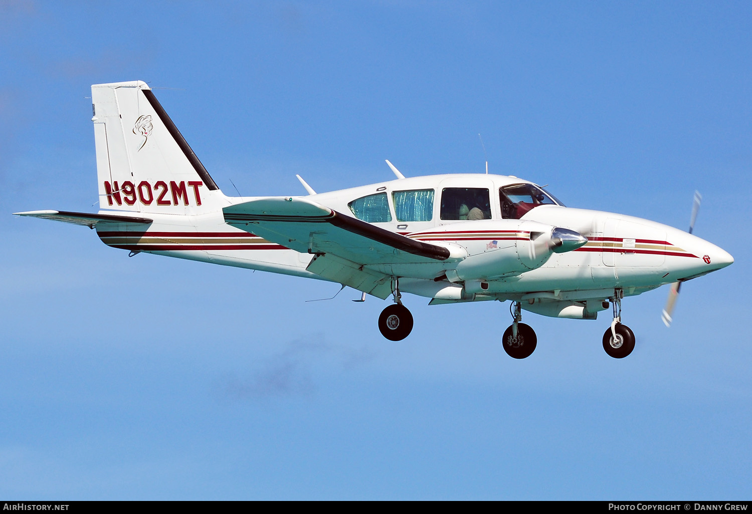 Aircraft Photo of N902MT | Piper PA-23-250 Aztec F | AirHistory.net #210262