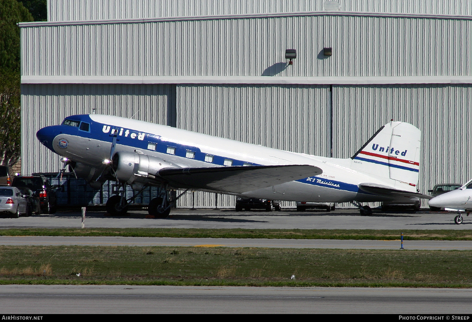 Aircraft Photo of N814CL | Douglas DC-3(C) | United Air Lines | AirHistory.net #210353